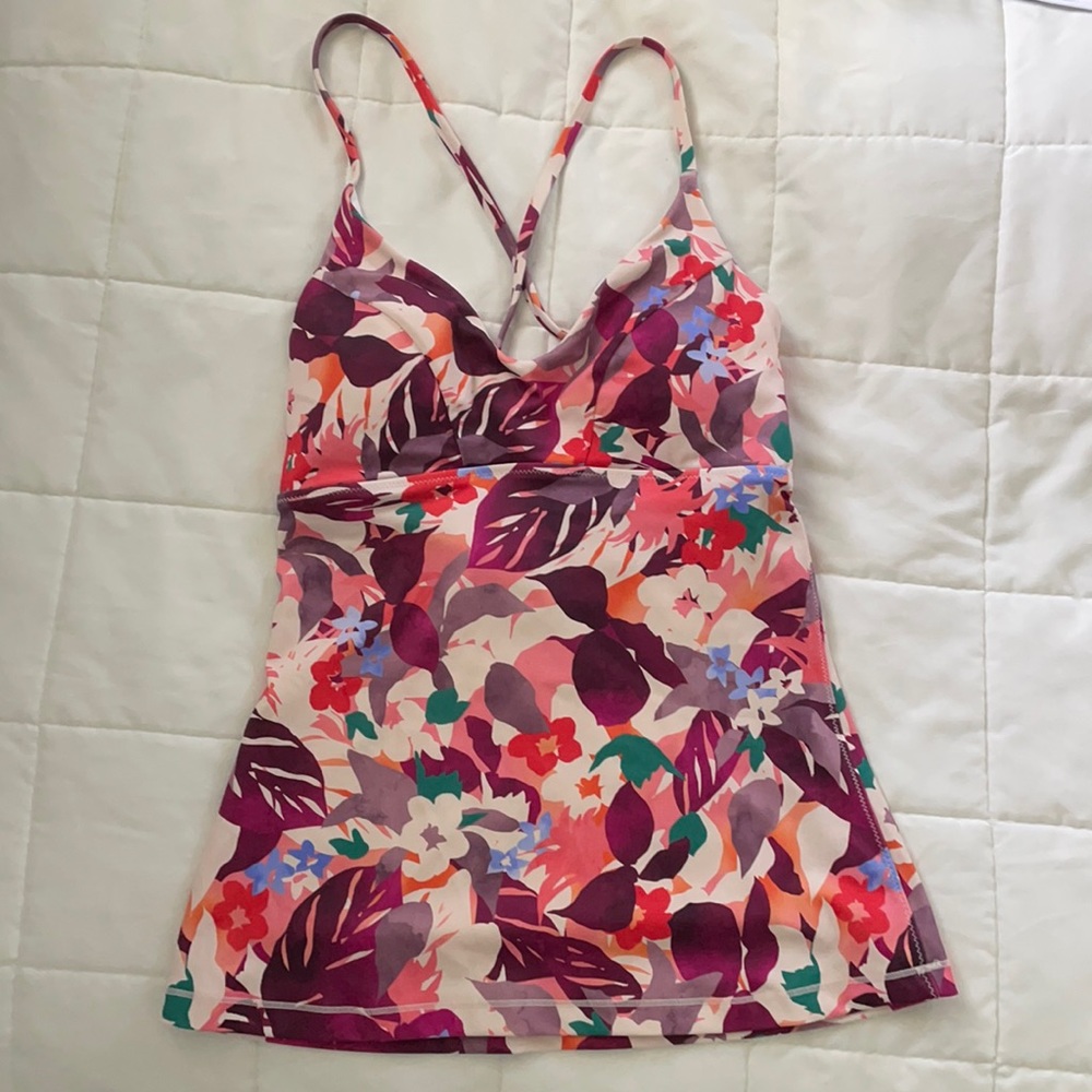 Women’s Athleta swimsuit top size Medium